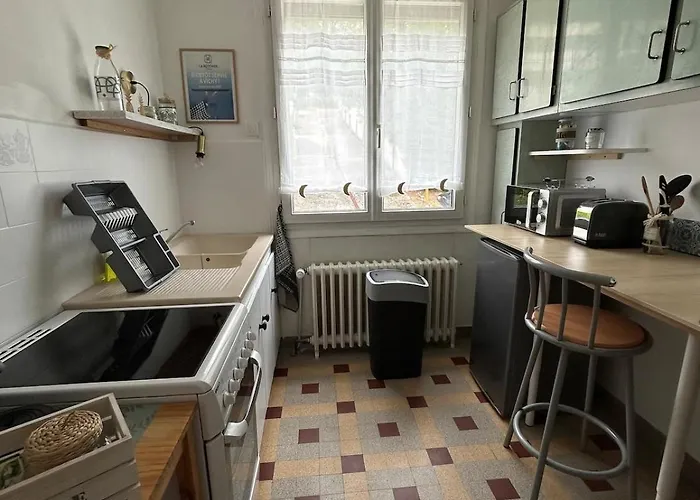 Maison Sur Les Hauteurs De *